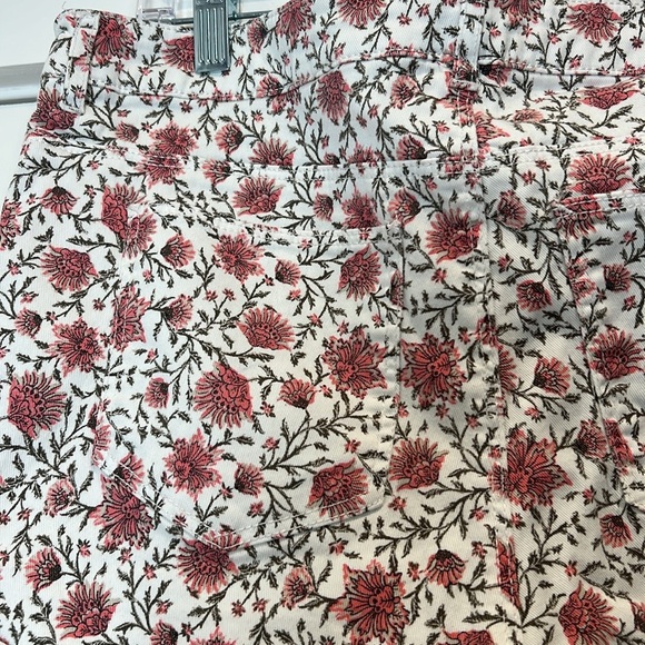 H&M pink and White Floral High Waist Shorts size 12. - Picture 3 of 5